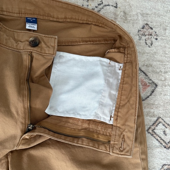 Old Navy High-Waisted Cropped Chino Wide Leg Pants in Camel, size 10 - Picture 8 of 8
